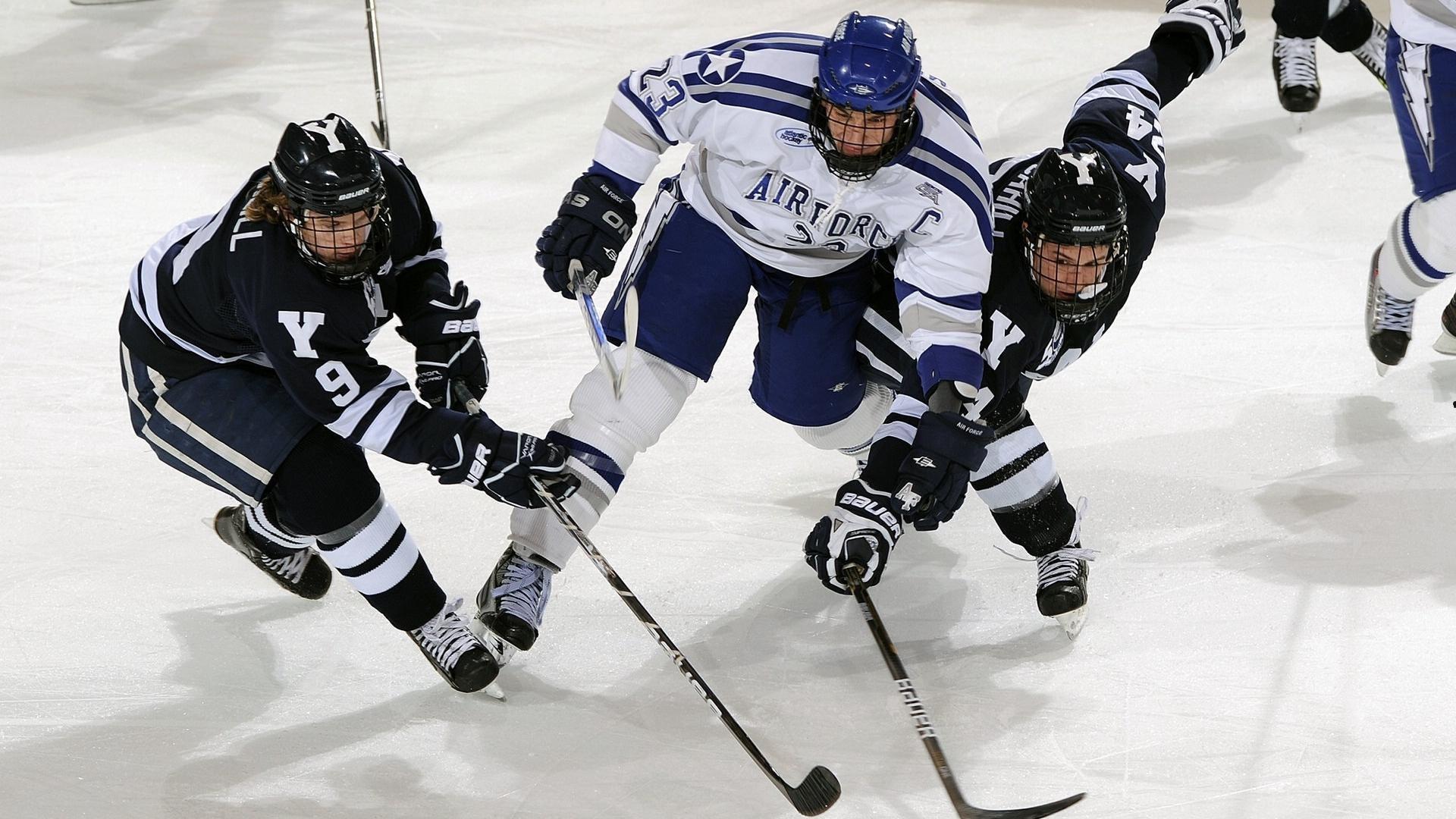 击剑健儿军训淬火 钢铁意志助力巴黎征程